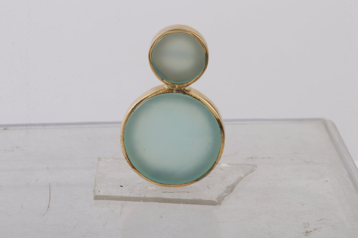 Pink Chalcedony Flat Stone Round Shaped Gold Shine Silver Earring