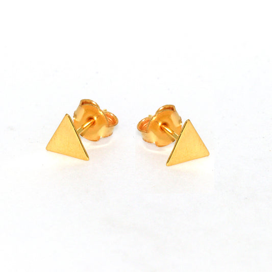 Tringle shape studs earring
