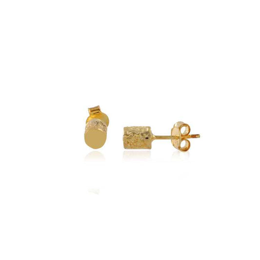 Cylindrical stud eareing