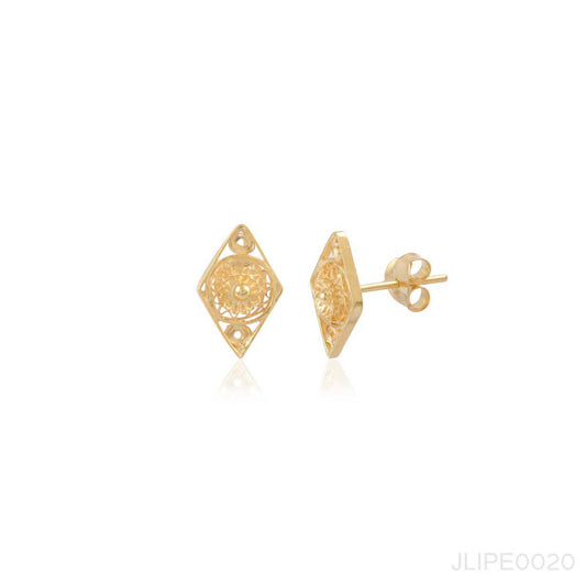 Styish studs earring